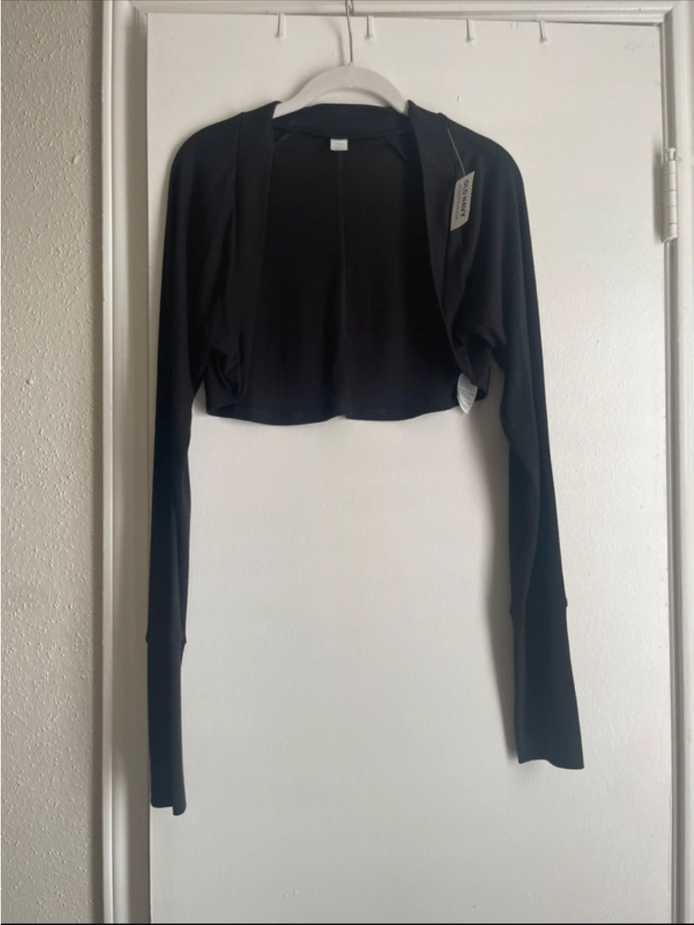 Old Navy Black Long-Sleeve Athletic Cropped Shrug